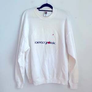 Vintage Embroidered New York City Big Apple skyline crewneck sweatshirt sz XL